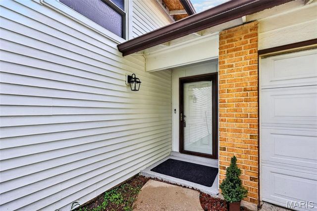 1523 Shadow Lane, St Charles, MO 63303