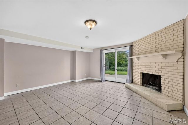 1523 Shadow Lane, St Charles, MO 63303