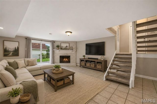 1523 Shadow Lane, St Charles, MO 63303