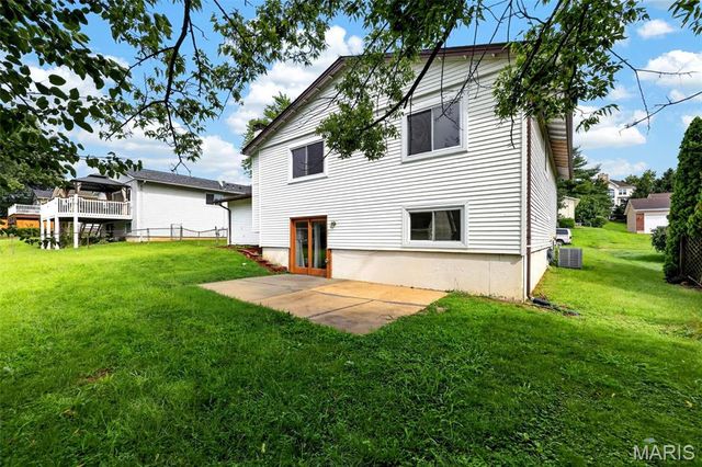 1523 Shadow Lane, St Charles, MO 63303