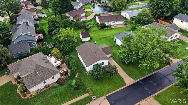 1523 Shadow Lane, St Charles, MO 63303