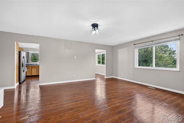 1523 Shadow Lane, St Charles, MO 63303