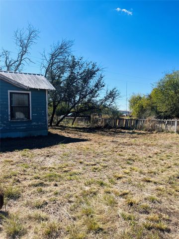 200 County Road 187, Comanche, TX 76442