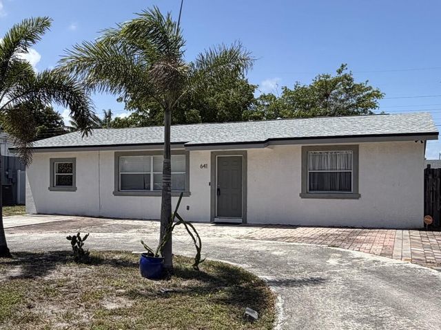 641 SW 14th Court, Deerfield Beach, FL 33441