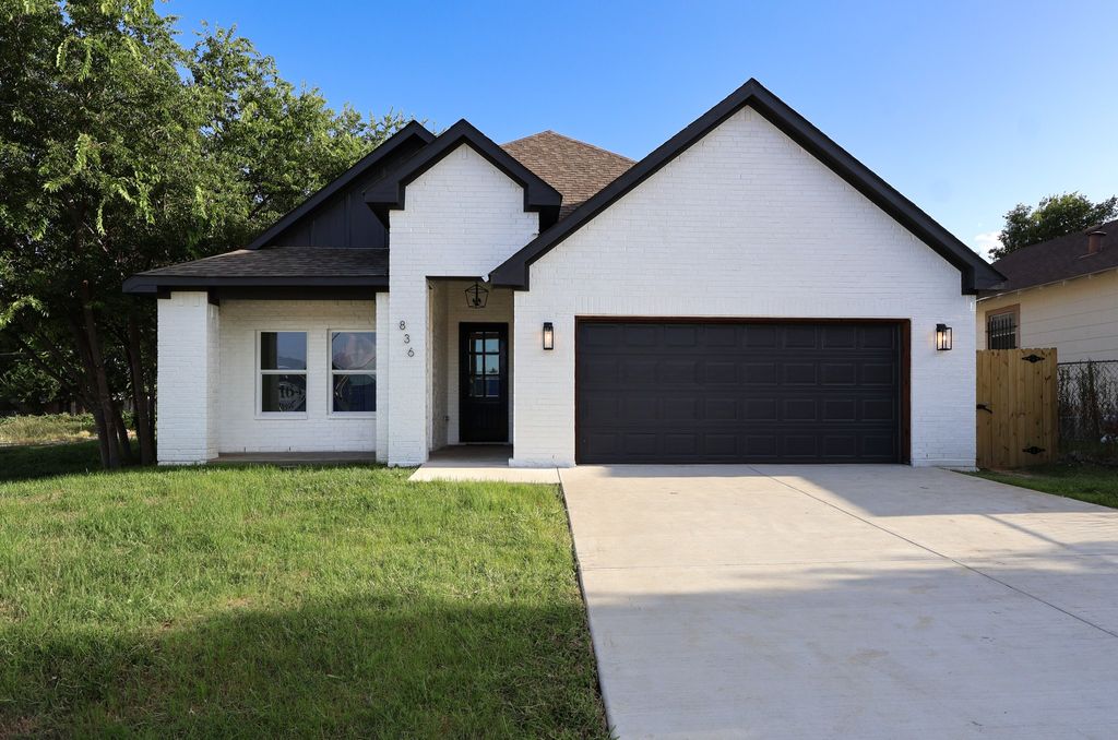 836 E Arlington Avenue, Fort Worth, TX 76104