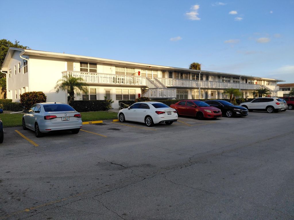 134 Northampton G, West Palm Beach, FL 33417