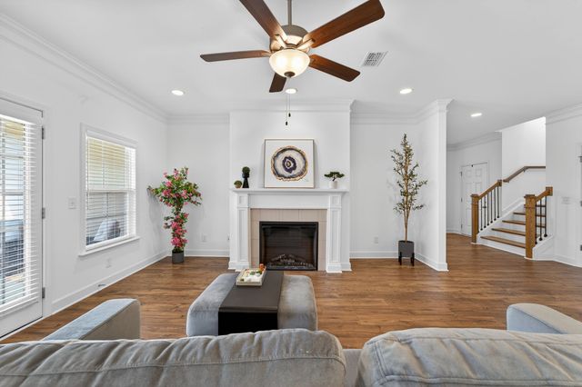 2408 Stonecenter Ln, Murfreesboro, TN 37128