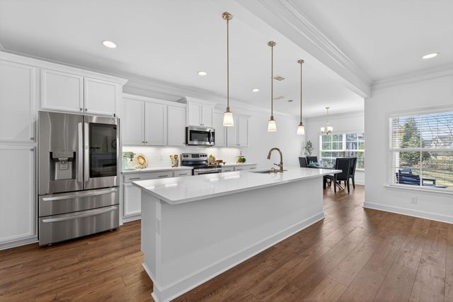 2408 Stonecenter Ln, Murfreesboro, TN 37128