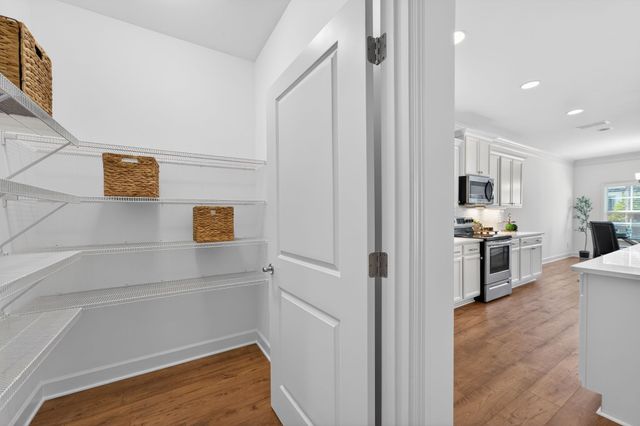 2408 Stonecenter Ln, Murfreesboro, TN 37128