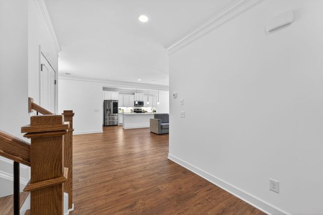 2408 Stonecenter Ln, Murfreesboro, TN 37128