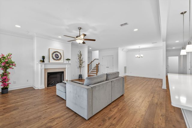 2408 Stonecenter Ln, Murfreesboro, TN 37128