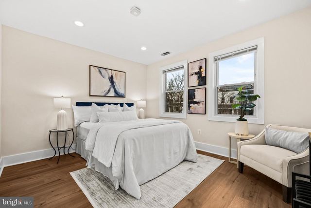 1742 L ST NE, Washington, DC 20002