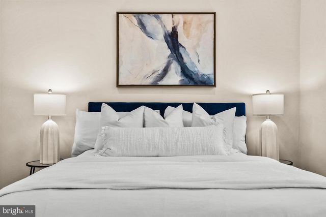 1742 L ST NE, Washington, DC 20002