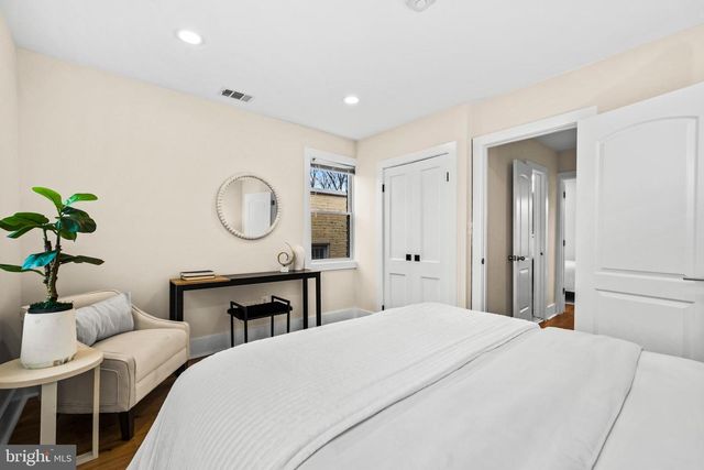 1742 L ST NE, Washington, DC 20002