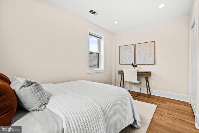 1742 L ST NE, Washington, DC 20002