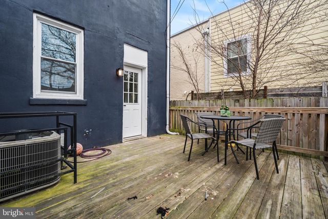 1742 L ST NE, Washington, DC 20002