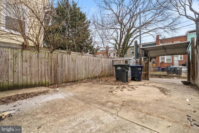 1742 L ST NE, Washington, DC 20002