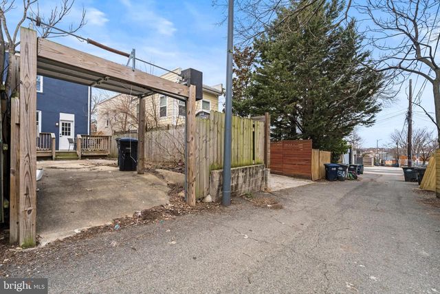 1742 L ST NE, Washington, DC 20002