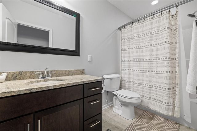 296 S 82nd Street, West Des Moines, IA 50266