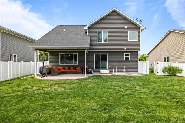 296 S 82nd Street, West Des Moines, IA 50266