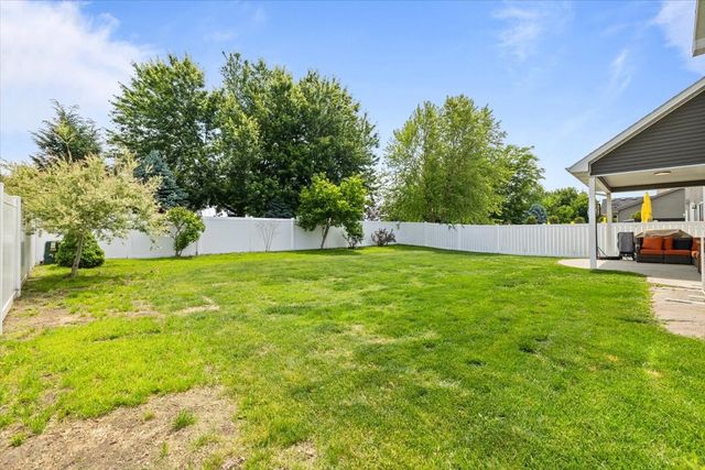 296 S 82nd Street, West Des Moines, IA 50266