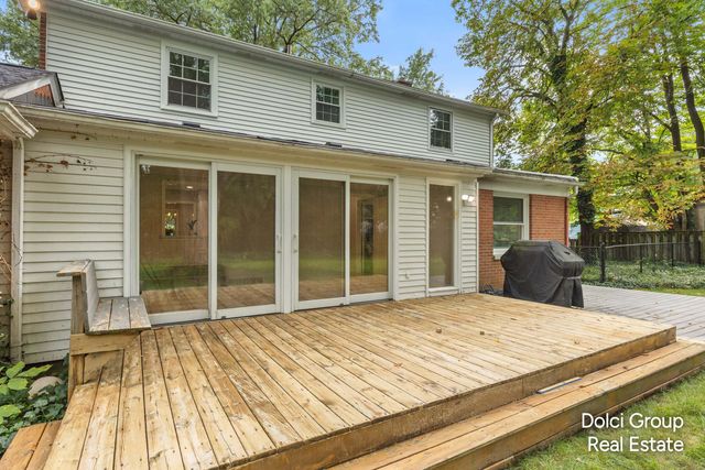 2115 Romence Street NE, Grand Rapids, MI 49503