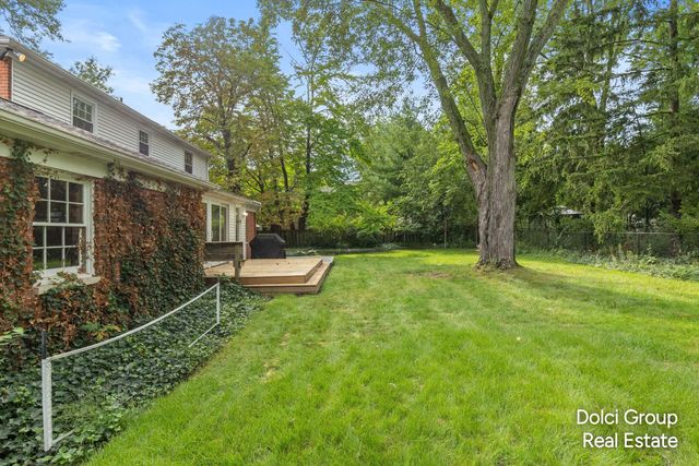 2115 Romence Street NE, Grand Rapids, MI 49503