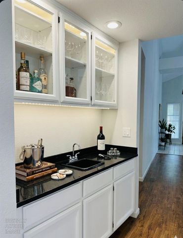 404 Halliford Ct, Roseville, CA 95661
