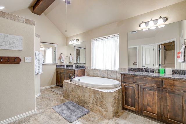 112 Heritage Place, Glen Rose, TX 76043
