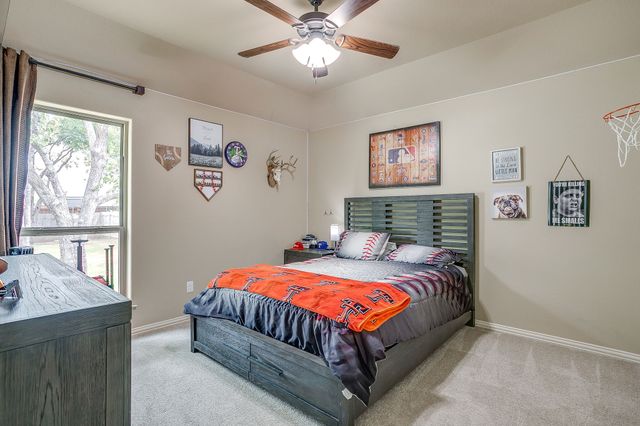112 Heritage Place, Glen Rose, TX 76043