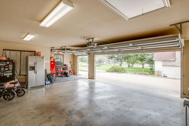 112 Heritage Place, Glen Rose, TX 76043
