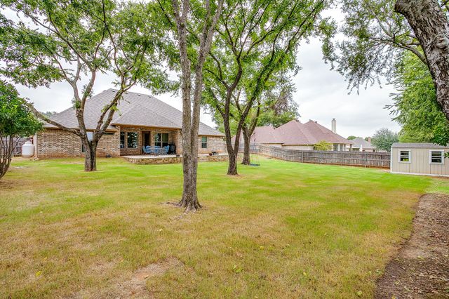112 Heritage Place, Glen Rose, TX 76043