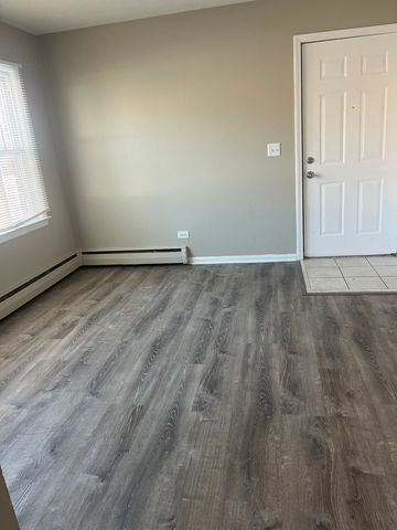 1340 N main Street E1, Wheaton, IL 60187