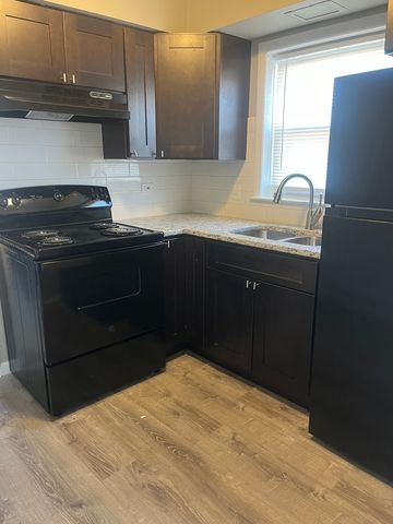 1340 N main Street E1, Wheaton, IL 60187