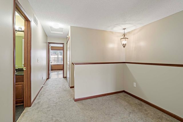 11003 Oak Grove Circle B, Woodbury, MN 55129