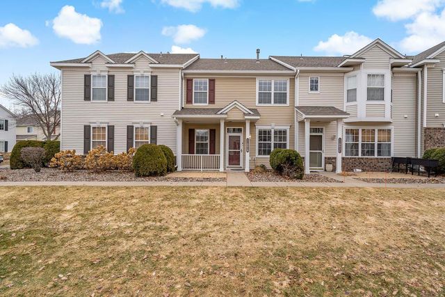 11003 Oak Grove Circle B, Woodbury, MN 55129