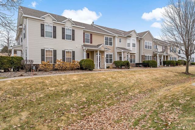 11003 Oak Grove Circle B, Woodbury, MN 55129