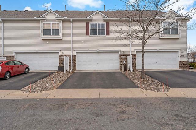 11003 Oak Grove Circle B, Woodbury, MN 55129