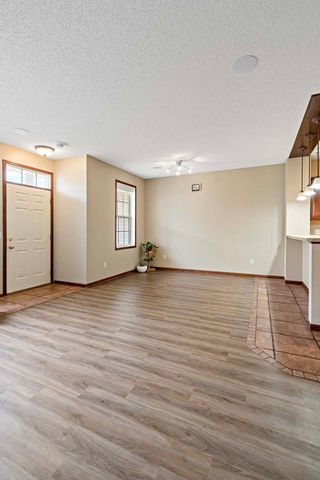 11003 Oak Grove Circle B, Woodbury, MN 55129