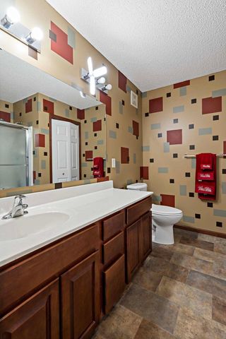 11003 Oak Grove Circle B, Woodbury, MN 55129