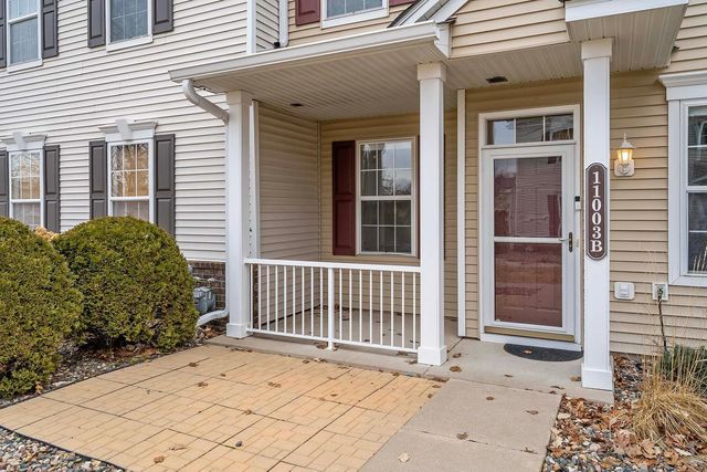 11003 Oak Grove Circle B, Woodbury, MN 55129