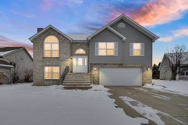 10487 Pinnacle Street, Crown Point, IN 46307