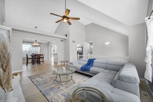 10487 Pinnacle Street, Crown Point, IN 46307