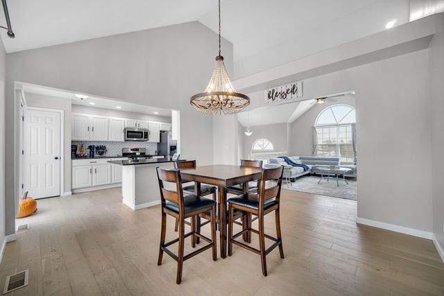 10487 Pinnacle Street, Crown Point, IN 46307