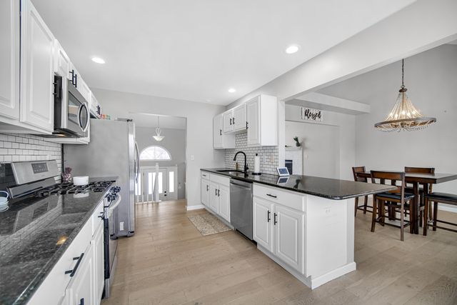 10487 Pinnacle Street, Crown Point, IN 46307