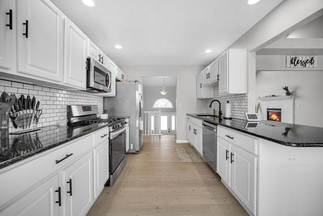 10487 Pinnacle Street, Crown Point, IN 46307