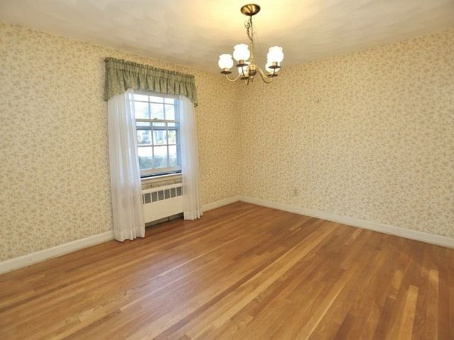 6 Rochelle St, Worcester, MA 01606
