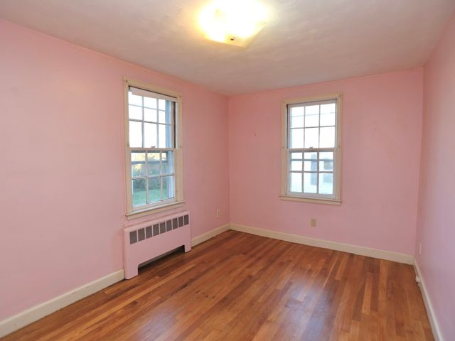 6 Rochelle St, Worcester, MA 01606