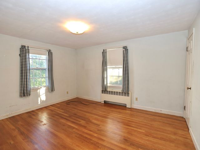 6 Rochelle St, Worcester, MA 01606