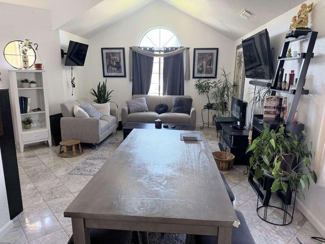 5109 Dipper Way, Elk Grove, CA 95758